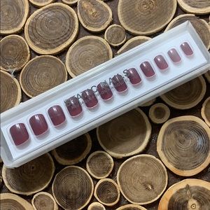 Static Nails Reusable Pop-On Nails ‘French Wine’